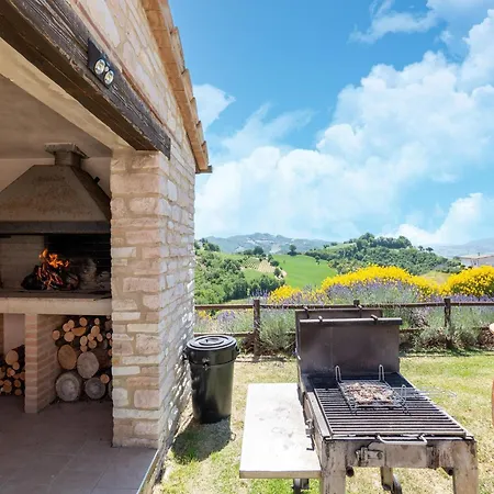 In A With 2 Swimming Pools Casa vacanze