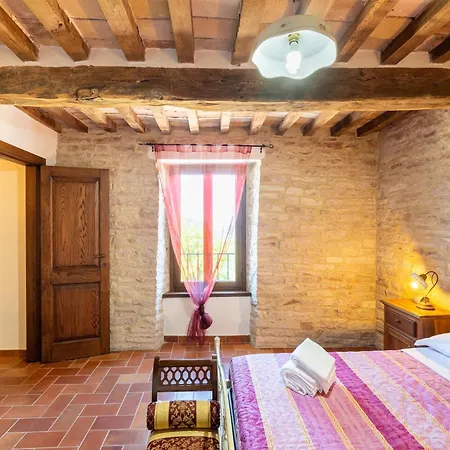 Casa vacanze In A With 2 Swimming Pools Cagli