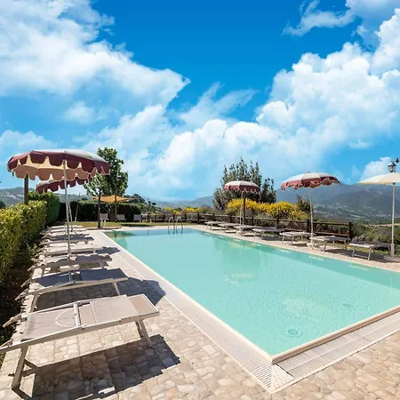 In A With 2 Swimming Pools Dom wakacyjny