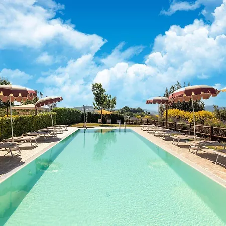 In A With 2 Swimming Pools Casa vacanze